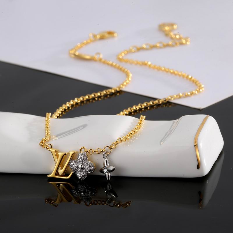 LV Necklace 03lyr433